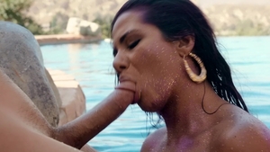 Round and Brown: Rose Monroe is a pierced amateur