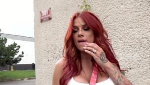 PublicAgent.com: Amateur Jennifer Keelings tittyfuck in public